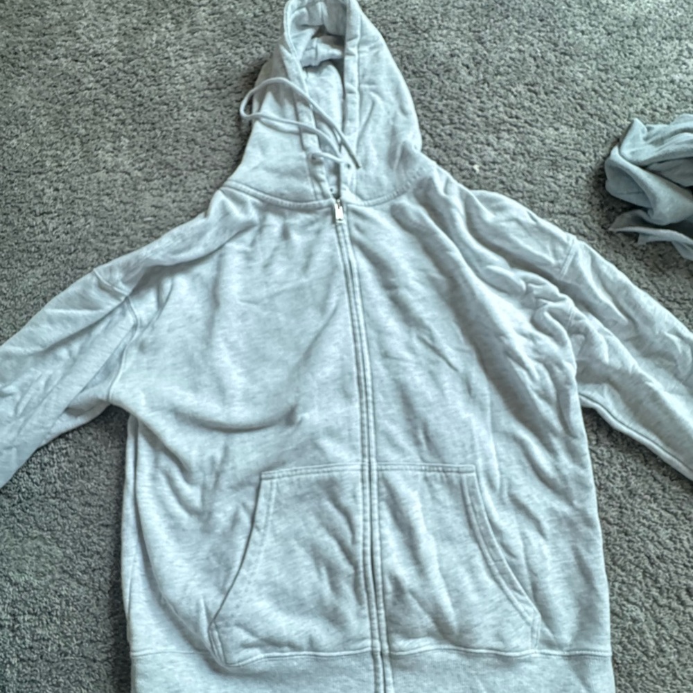 Gray Garage Woman’s zip up